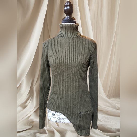 😍 Unique turtleneck sweater - Picture 1 of 3
